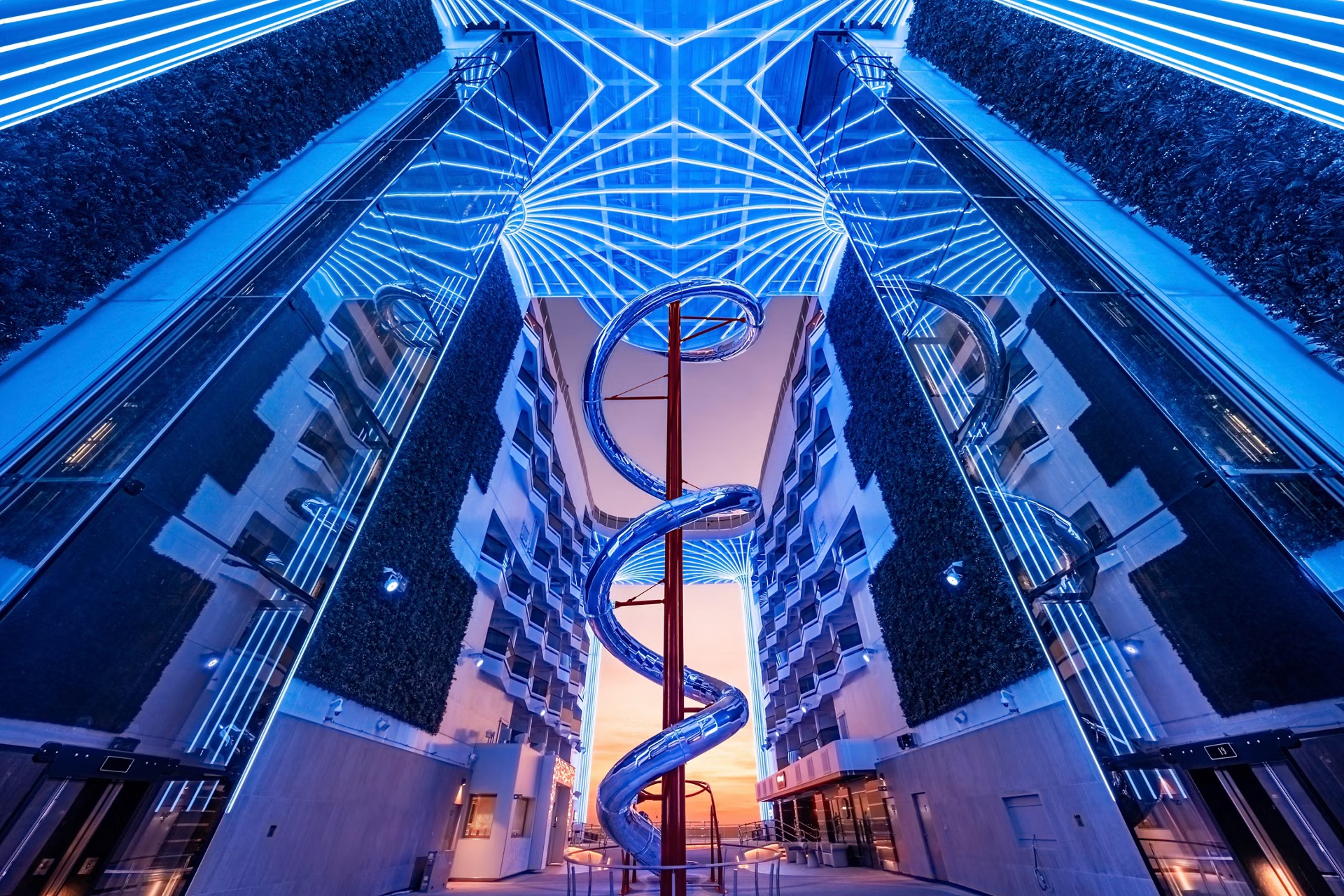 World Promenade MSC World Europa