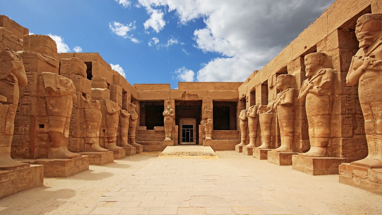  Estatuas de Ramsés II