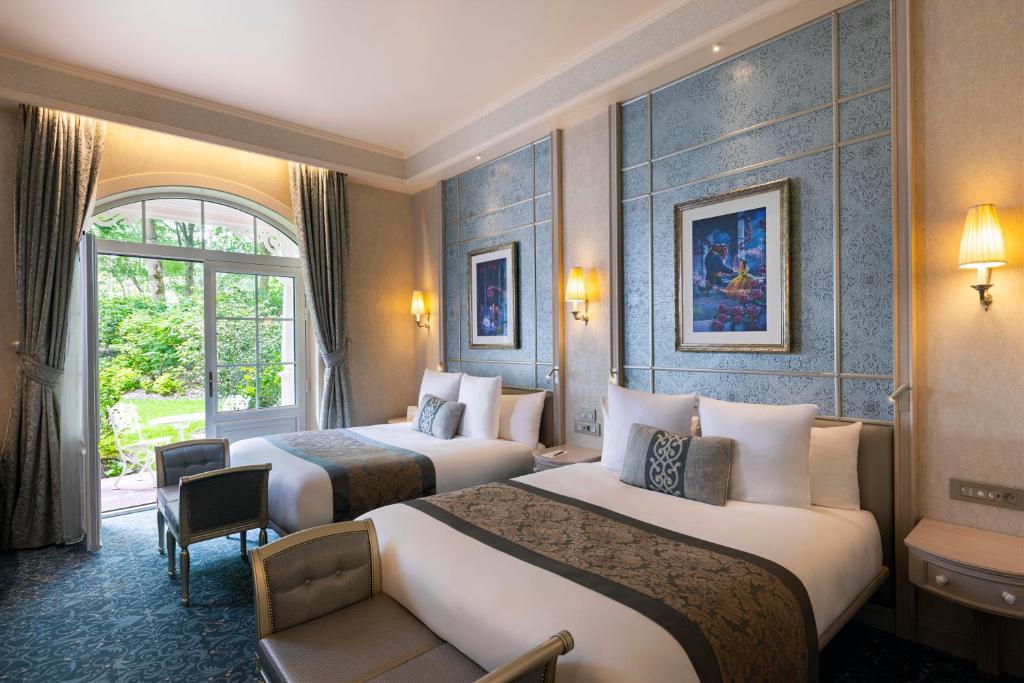 Disneyland Hotel